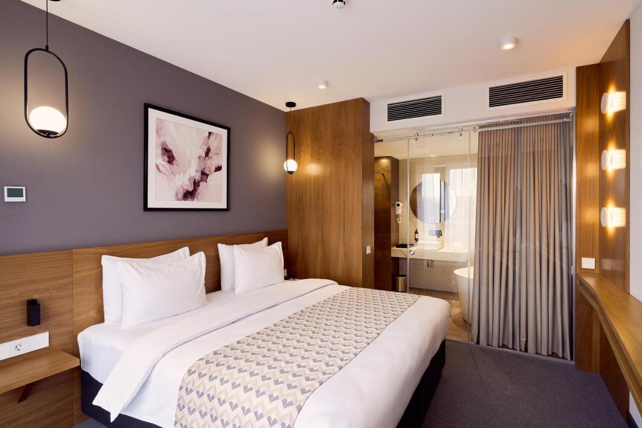 Clocks Hotel Tbilisi Eksteriør bilde