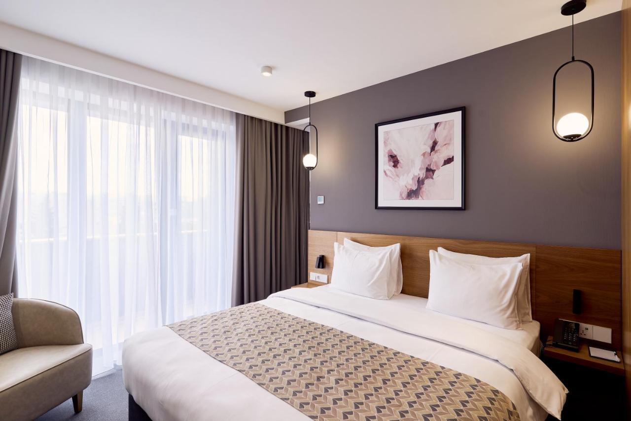 Clocks Hotel Tbilisi Eksteriør bilde